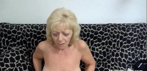  Wrinkly Granny Pleasures Her Pussy
